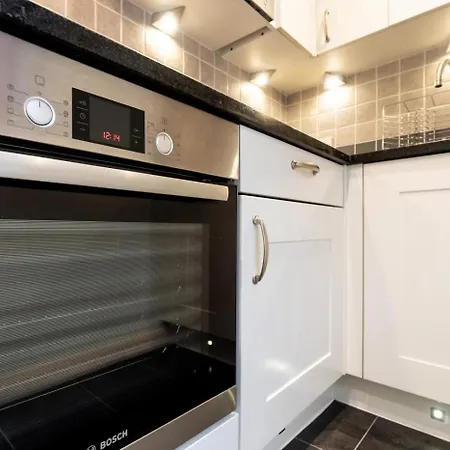1 Bed In Oc-lr167 Holiday home